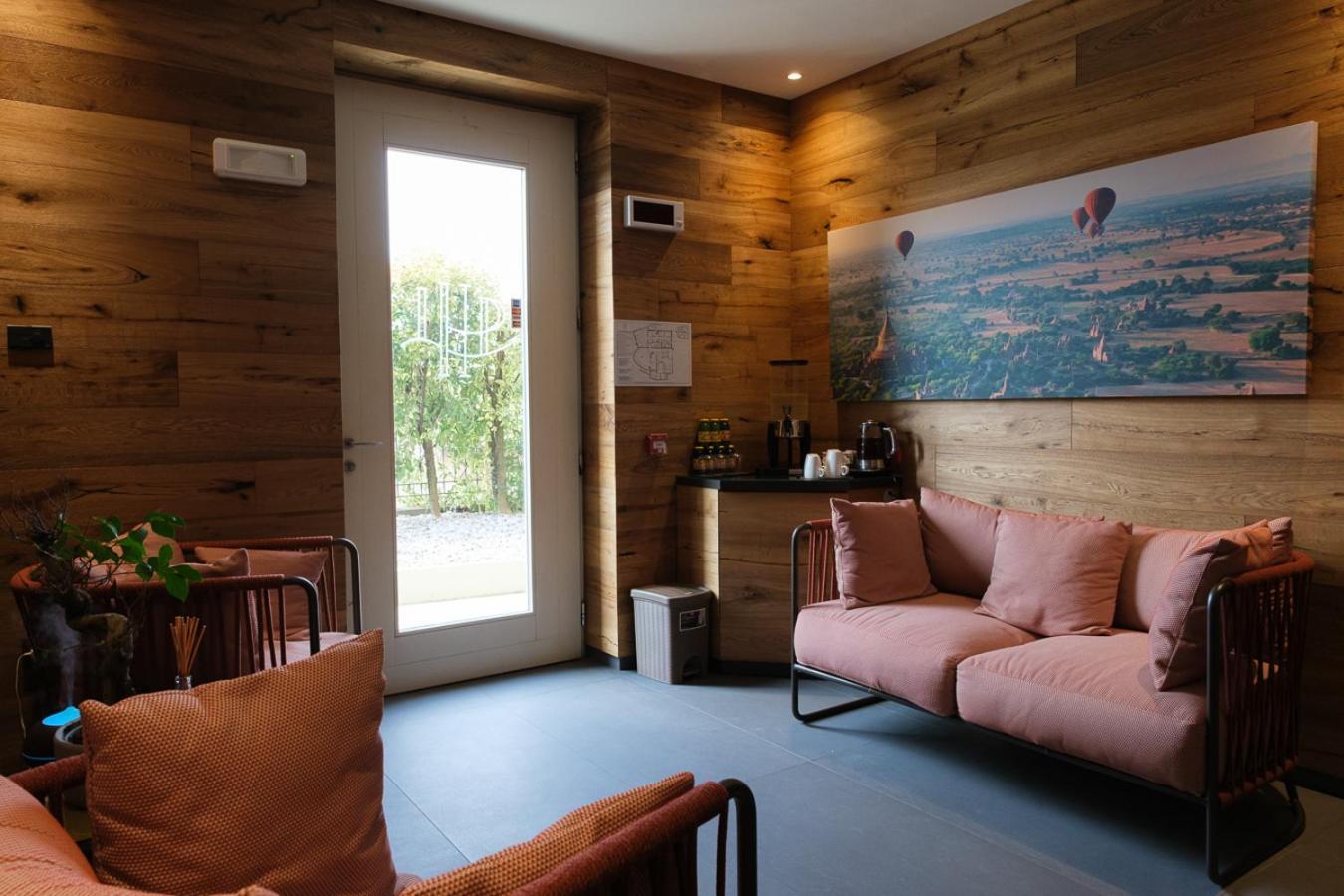 Lake Hotel La Pieve Пизоние Екстериор снимка