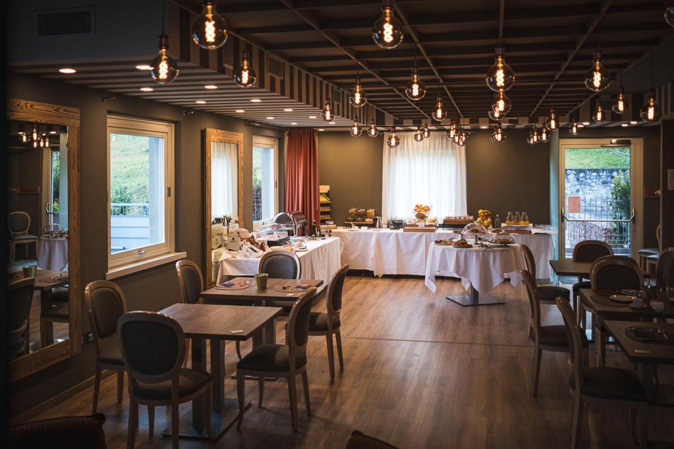 Lake Hotel La Pieve Пизоние Екстериор снимка
